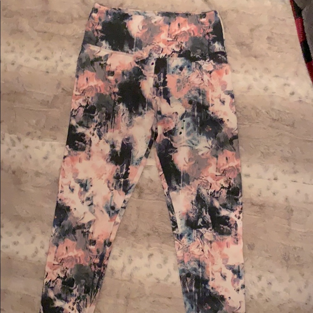 Athletic leggings